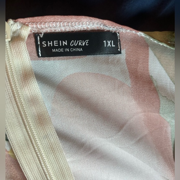 Cut out dress - Picture 3 of 5